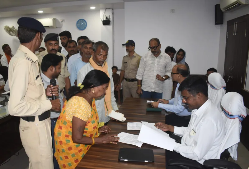 जनसुनवाई में कलेक्टर ने सुनी 118 आवेदकों की समस्यायें