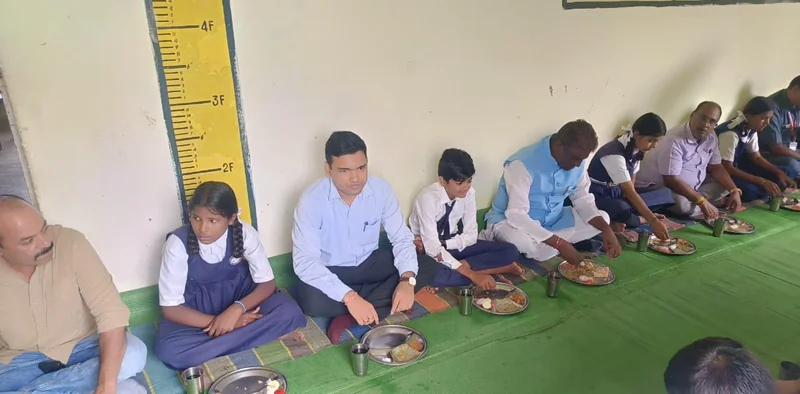 जनप्रतिनिधियों और अधिकारियों ने दीवानगंज में पीएमश्री एकीकृत शास. उ.मा. विद्यालय का किया निरीक्षण