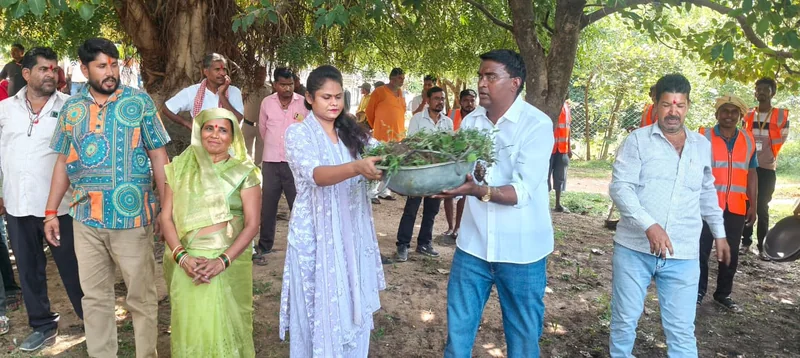गांधी जयंती पर हरपालपुर और चंदला में चला स्वच्छता अभियान