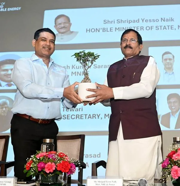 भारत के स्वच्छ ऊर्जा बदलाव में लघु जलविद्युत की विशिष्ट भूमिका: श्री श्रीपाद येसो नाइक